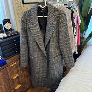 BCBG MaxAzria black and white houndstooth wool blend coat sz L